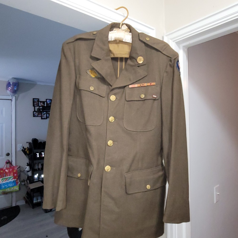 VINTAGE WW2 US ARMY JACKET 37L