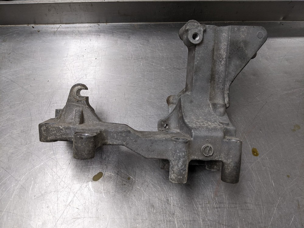 Accessory Bracket For 16-18 Jeep Cherokee 2.4