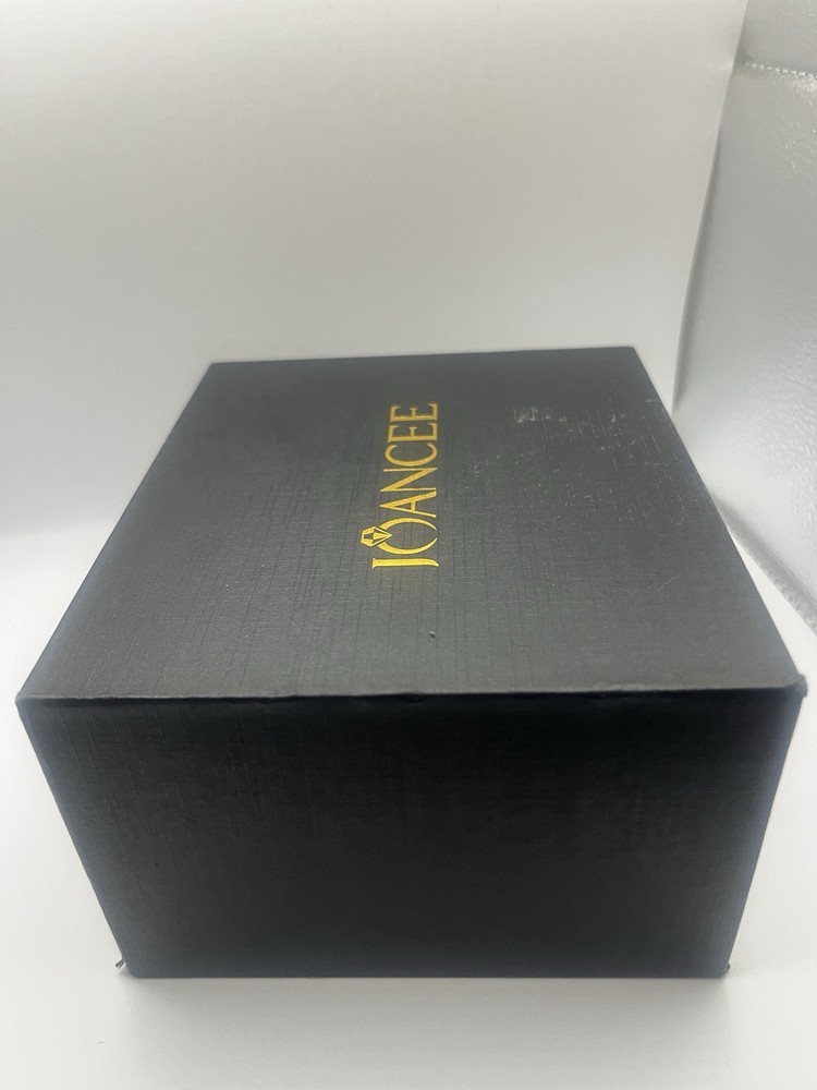 joancee empty Display And Ring box With Cleaning Cloth