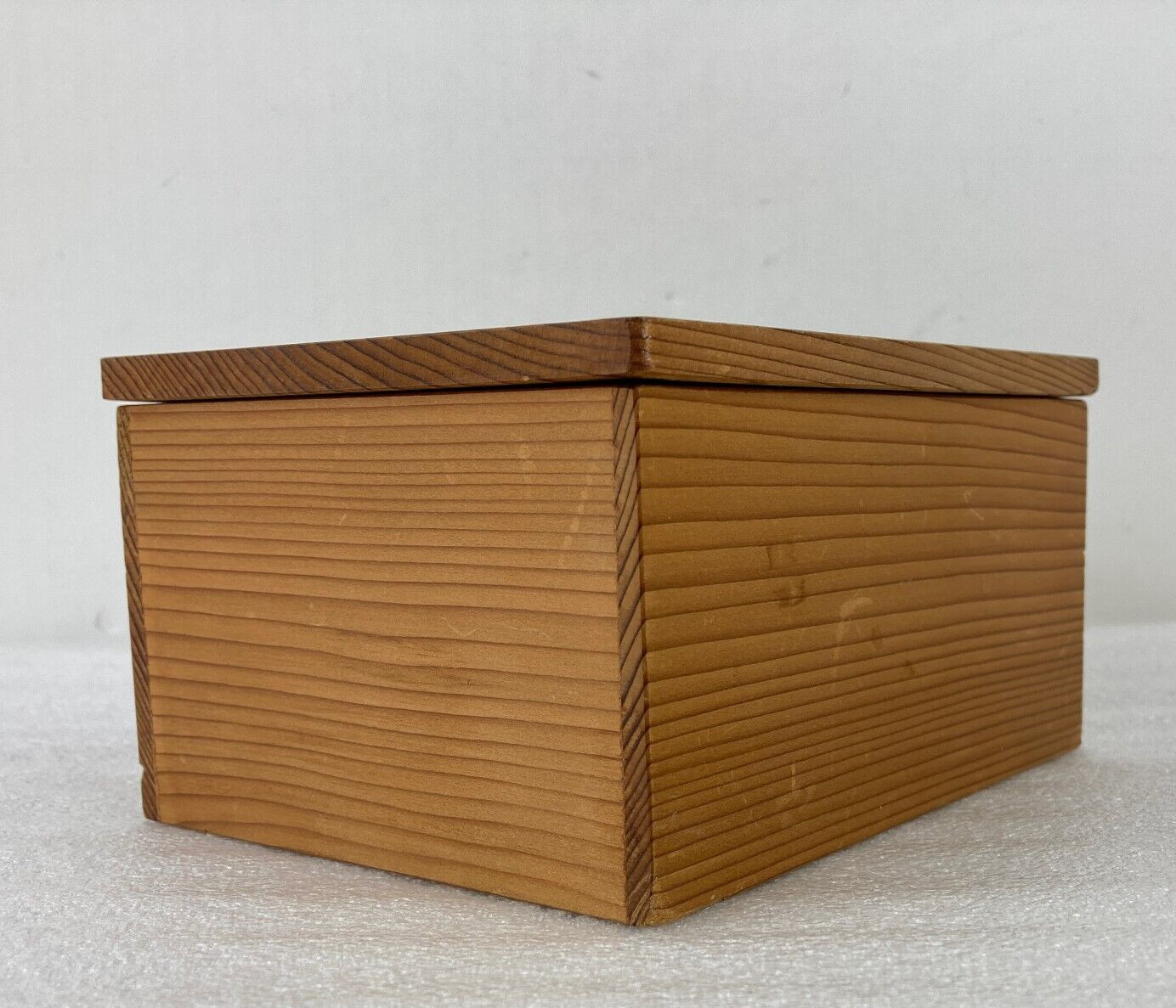 Upper Tribe Skagit SALMON Wooden Trinket Box w Lid P Dunthorne 1988