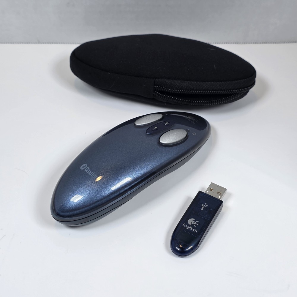 Logitech Bluetooth Cordless Presenter and Laser Pointer M-RU77 With Case N Dongl