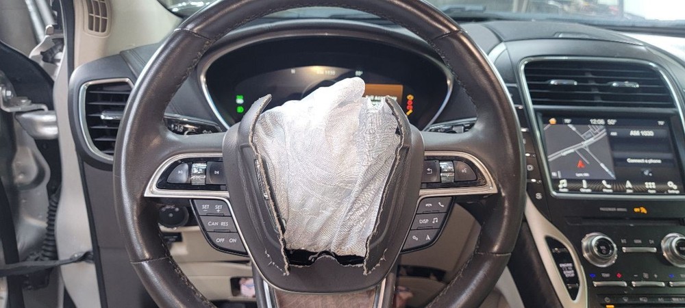 19 Lincoln Nautilus Camera Projector