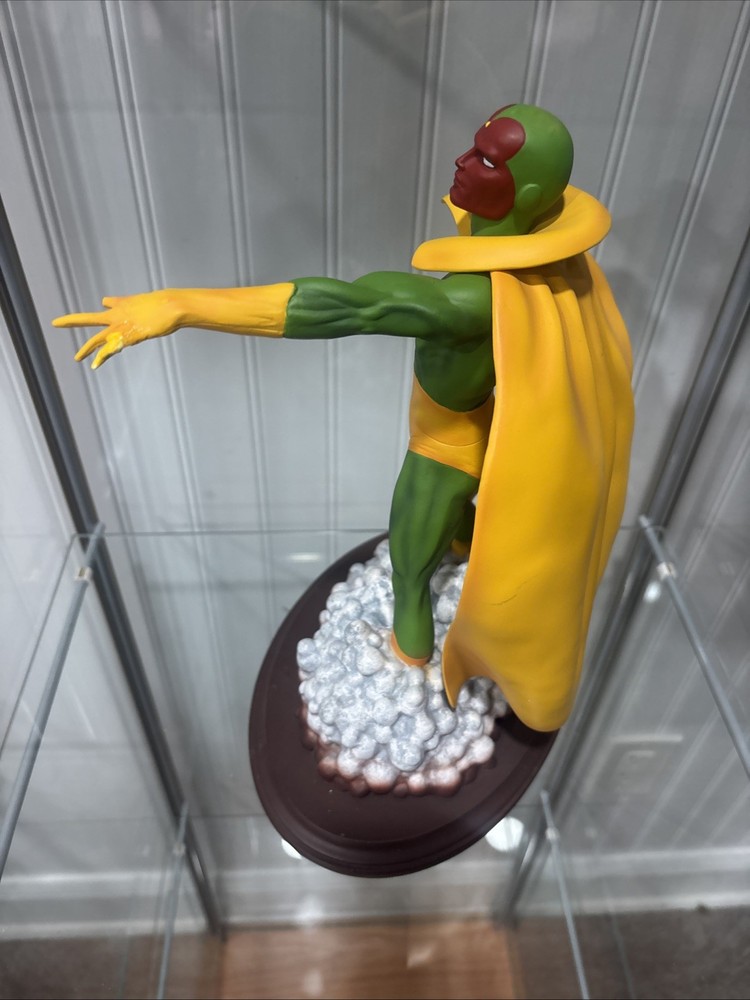 DIAMOND MARVEL PREMIER COLLECTION COMIC THE VISION STATUE - Read Description