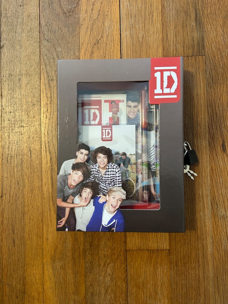 One Direction Keepsake Box Set Journal Stickers Pens MORE! 1D