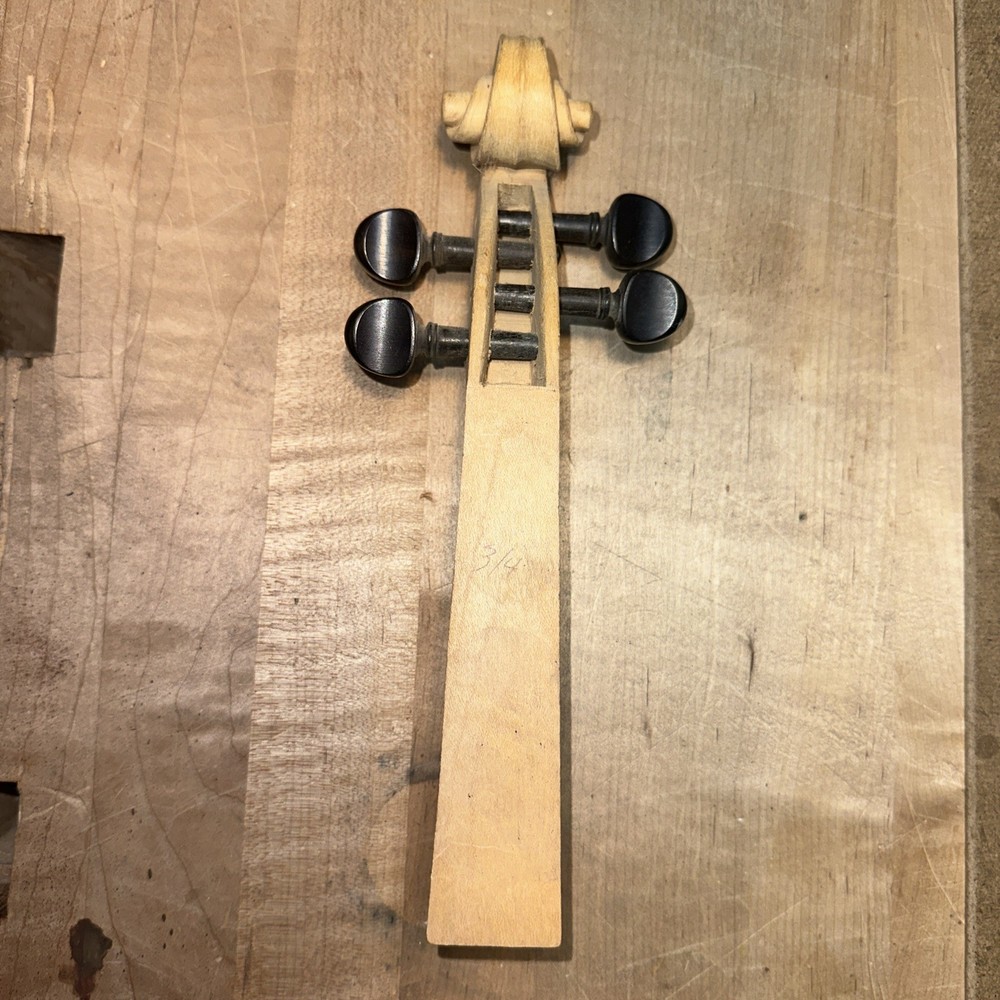 3/4 Violin Scroll With Pegs