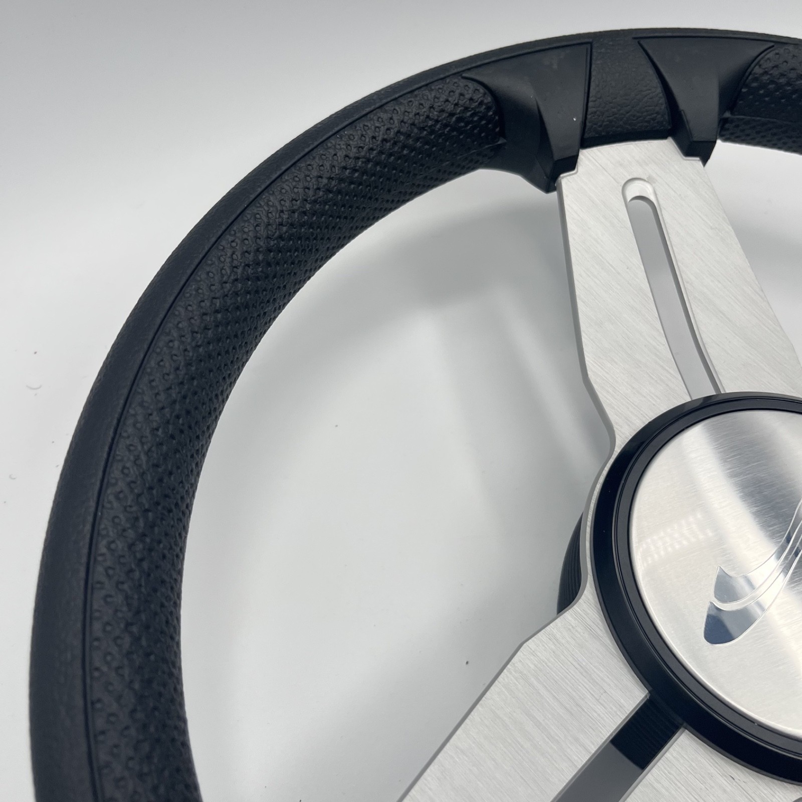 Model 15 Marine Steering Wheel Brush Alum Spokes | Sea Ray Boats Logo | KEYED