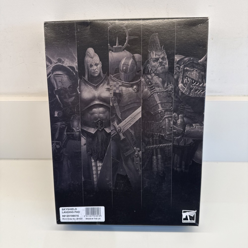 Warhammer 40k Sky Shield Landing Pad Boxed