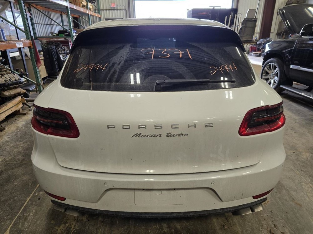 MACAN 2016 Jack 1538878