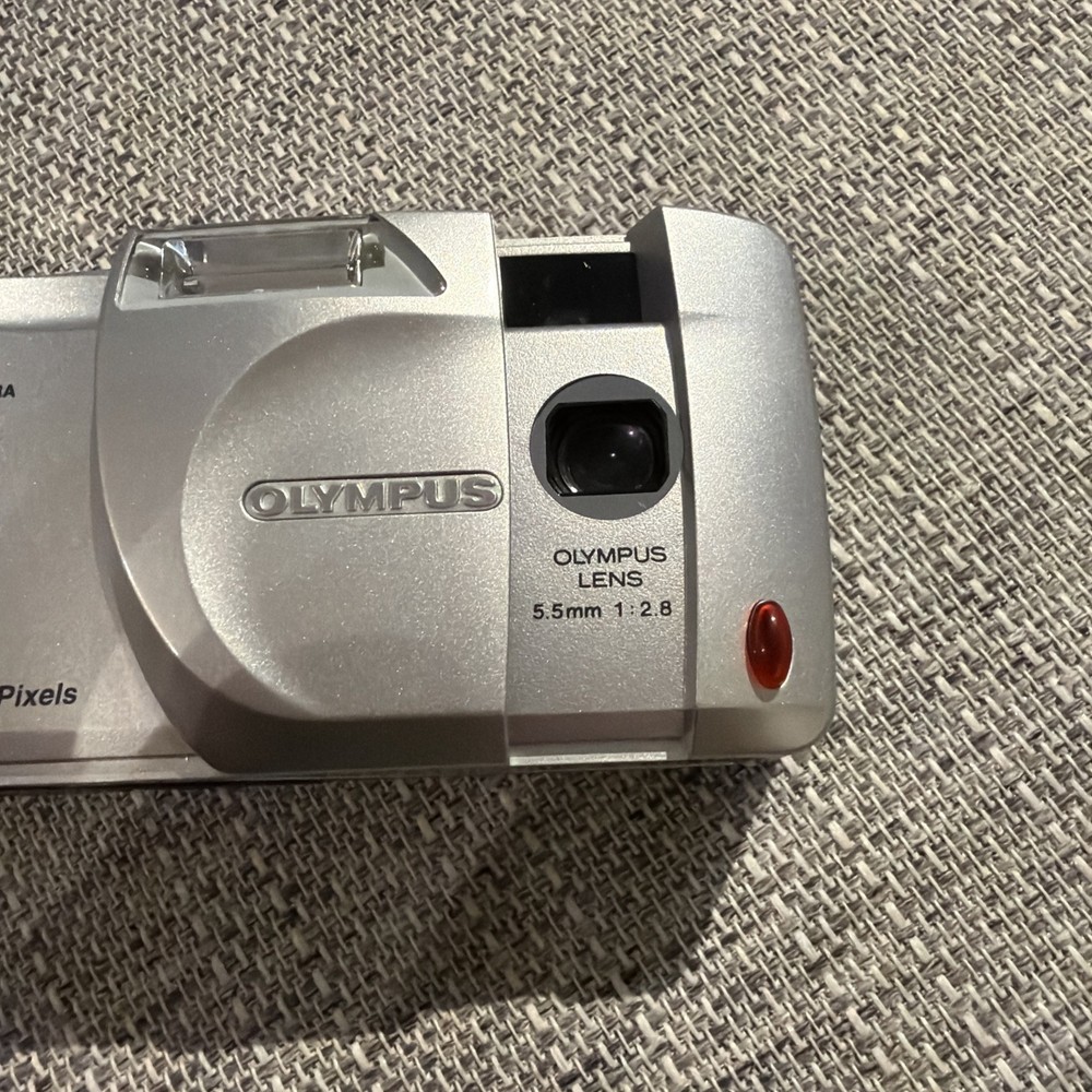 Olympus Camedia C-860L Digital Camera 1.3 MP