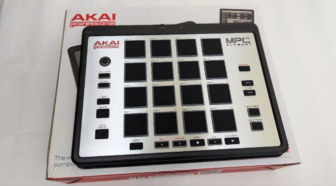 Akai Professional MPC Element DJ Sampler Pro Midi Control Pad Silver with BOX