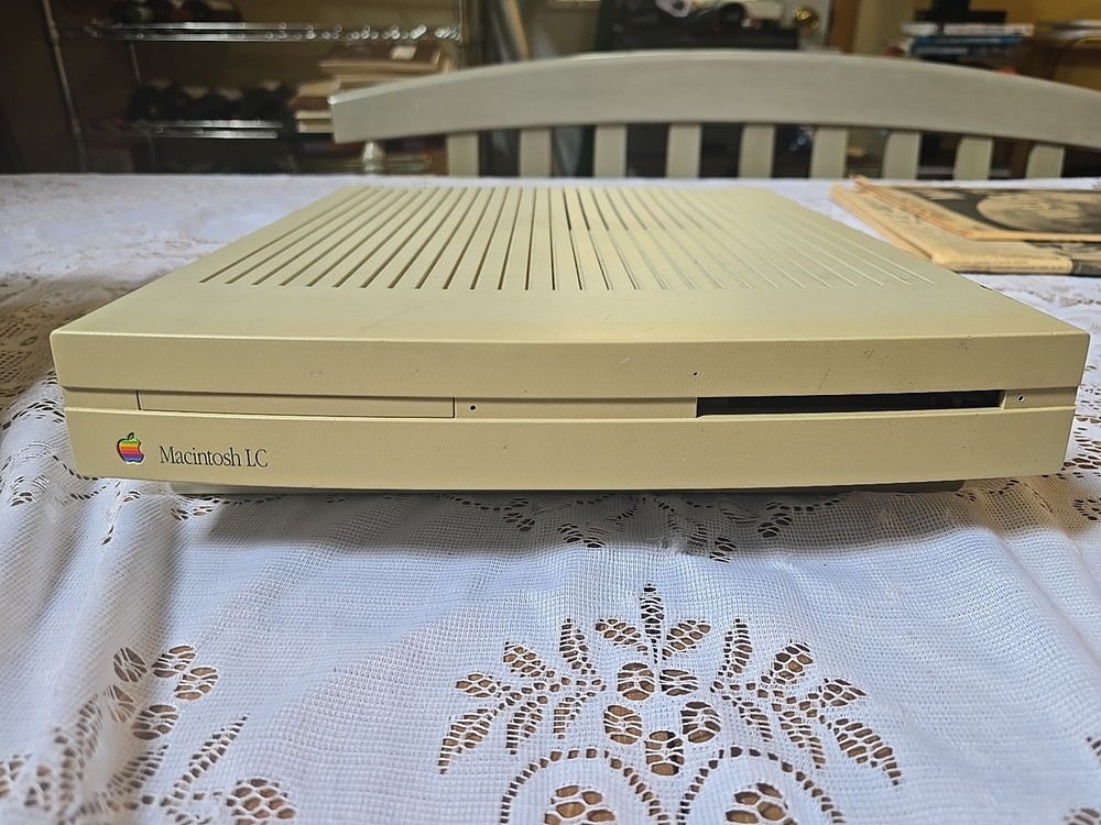 Apple Macintosh LC M0350 Desktop Computer