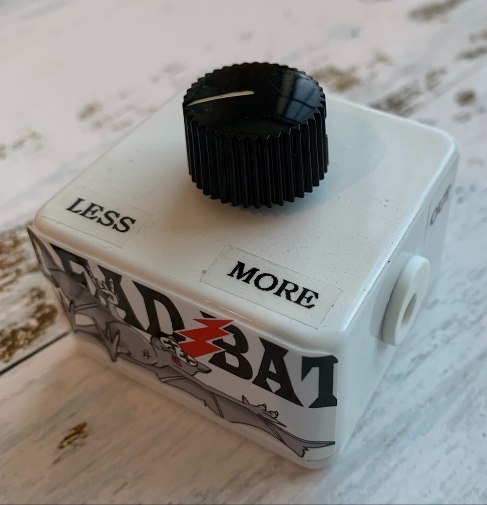 Alchemy Audio "Dead Bat" Dying 9 Volt Battery Simulator Effect Pedal Voltage Sag