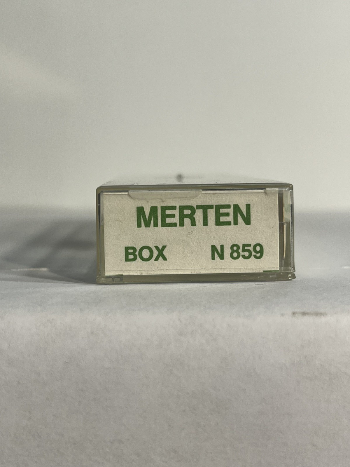 N Scale Figures Preiser & Merten.Fisherman, Dock Workers, and Men Sitting