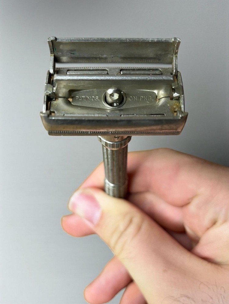 1960s Gillette Adjustable TTO Razor
