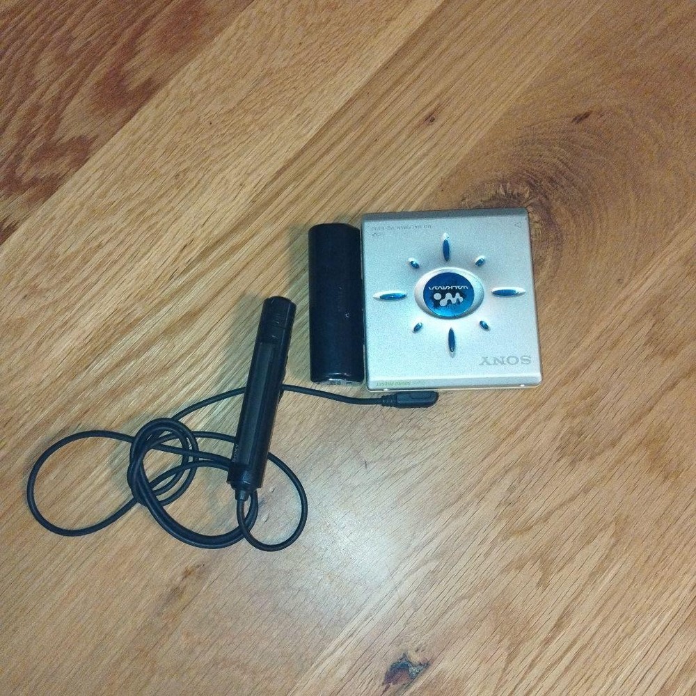 Sony Md Walkman Mz-E500 Remote Control With Battery Case
