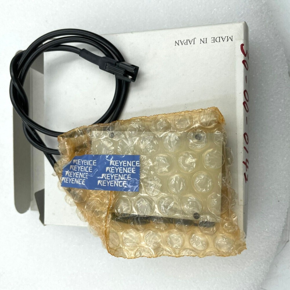 KEYENCE CA-DSW3 White Backlight Light Source New