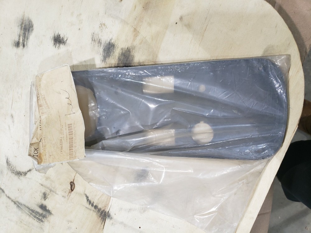 Freightliner 22-46623-044 Climate Control Panel-No Clock, 2 Dome Lamp Switch