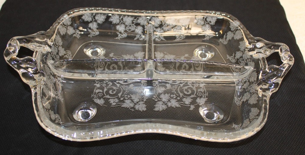 (JP2)Vintage Rectangular Etched Grape Leaves Crystal Divided Footed Relish Tray