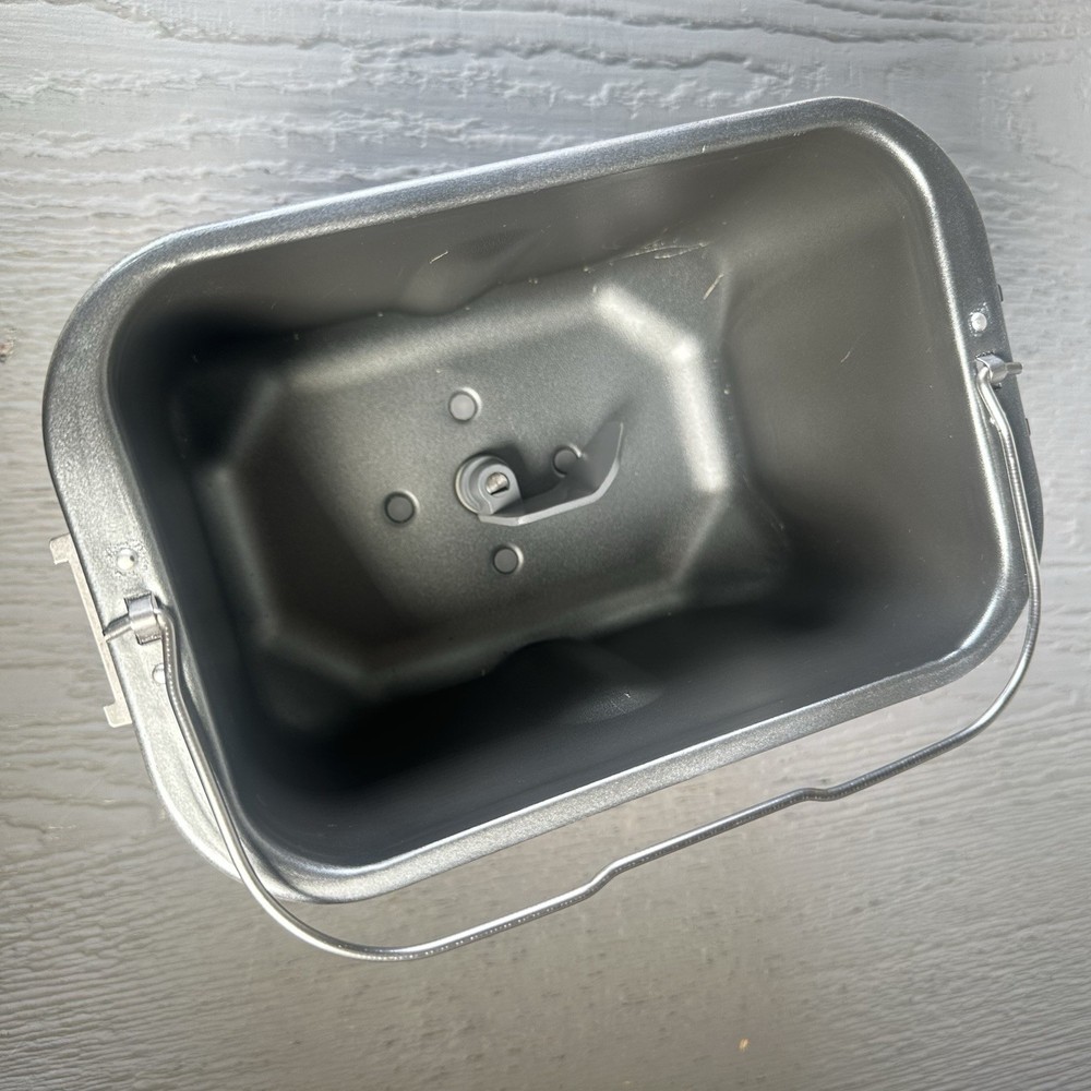 Replacement Pan For Breadman Model TR900S Bread Maker WITH PADDLE