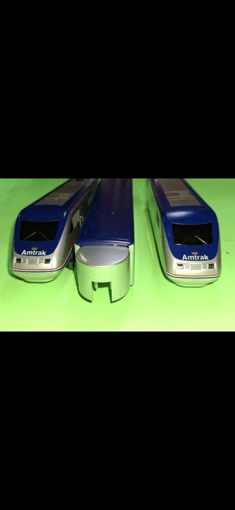 HO Scale Piko Amtrak speed train set with track. Tested