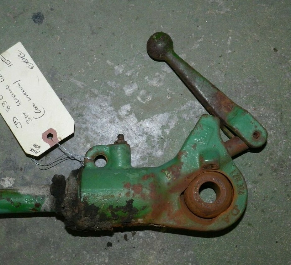John Deere 830 (3 cyl) 3 Point Leveling Link Assembly
