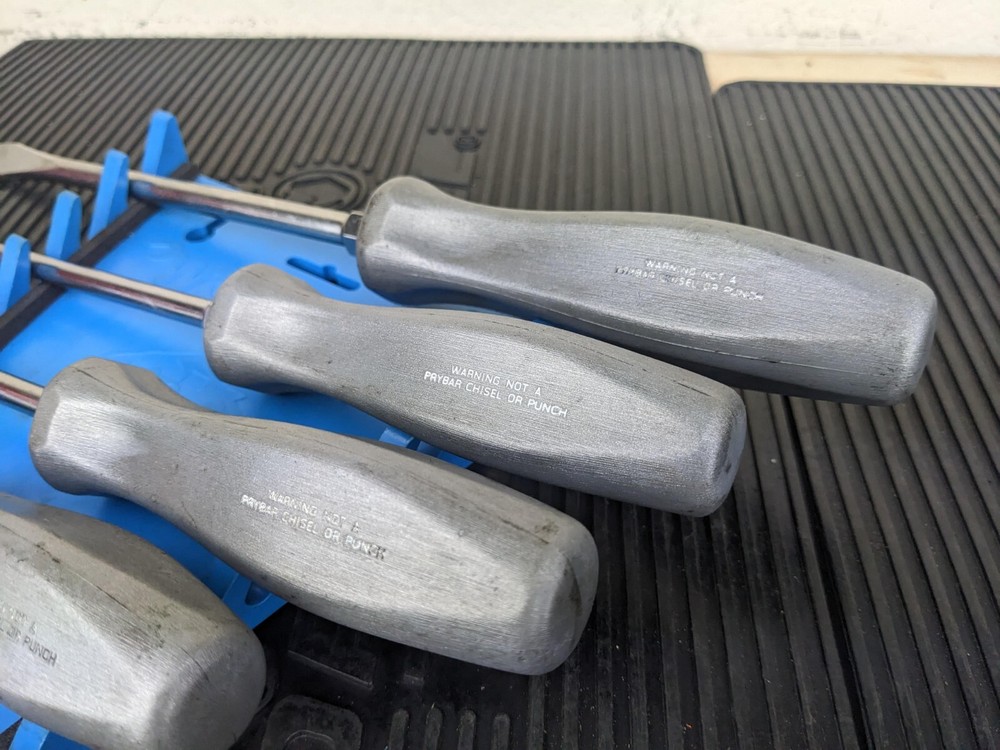 #bd800 SNAP ON 5 PIECE COMBO SCREWDRIVER SET - DARK TITANIUM