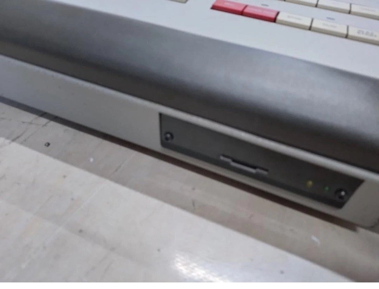 AKAI MPC60 mk1 Sequencer and Drum Sampler 200-20V