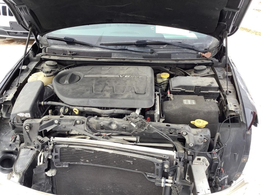 200 2015 Glove Box 4946589