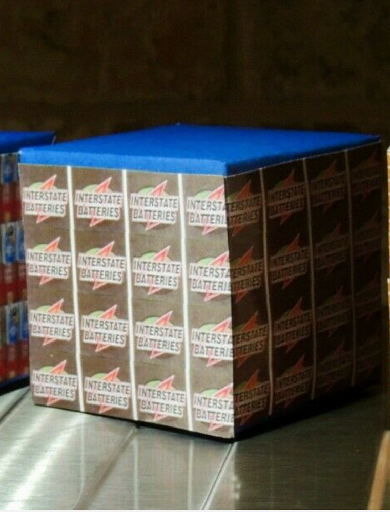 ONE STACK(make selection) TRUE 1:18 SCALE GARAGE DIORAMA MINIATURE 2 x 2 x 2