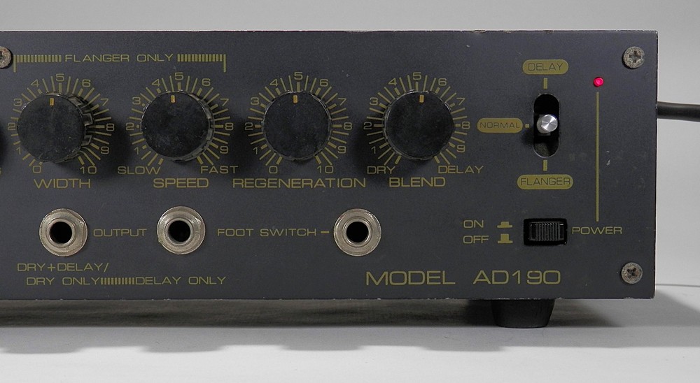 IBANEZ AD-190 Time Machine_Vintage Multi Mode Analog Delay & Flanger