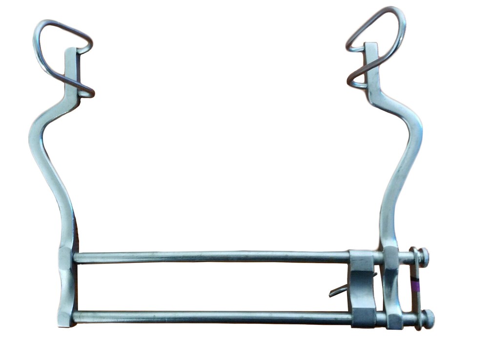 Surgical Retractor