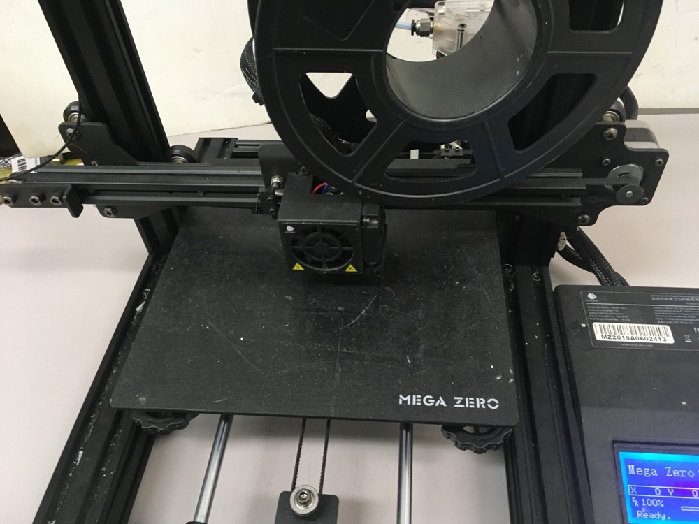Anycubic mega 0 3d printer pre-owned. good condition with power supply