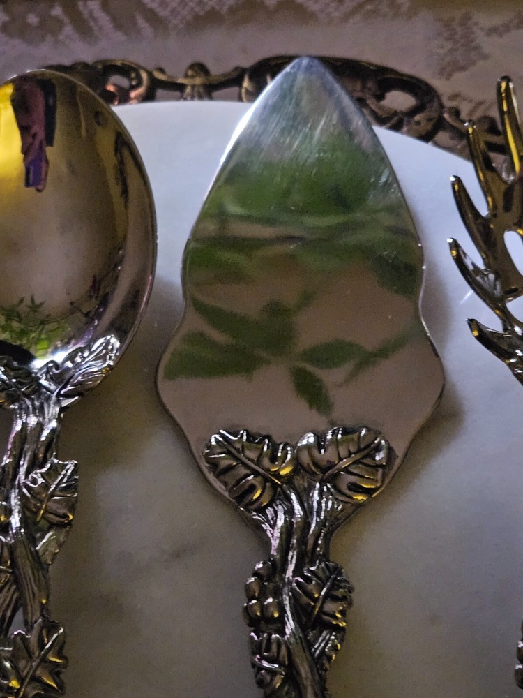 Godinger Silver Plated Grapevine Collection Cake/Pie/Dessert Server & Spoon Set