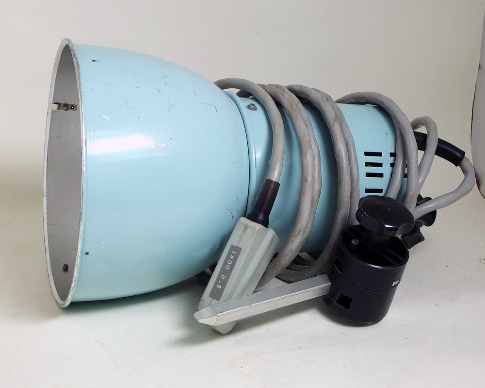 Broncolor 1400w/s Large Mono Studio Strobe Lights Used