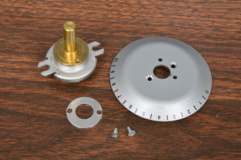 KNOB & VERNIER TUNING ASSEMBLY (TEN-TEC 422 CENTURION LINEAR AMPLIFIER)