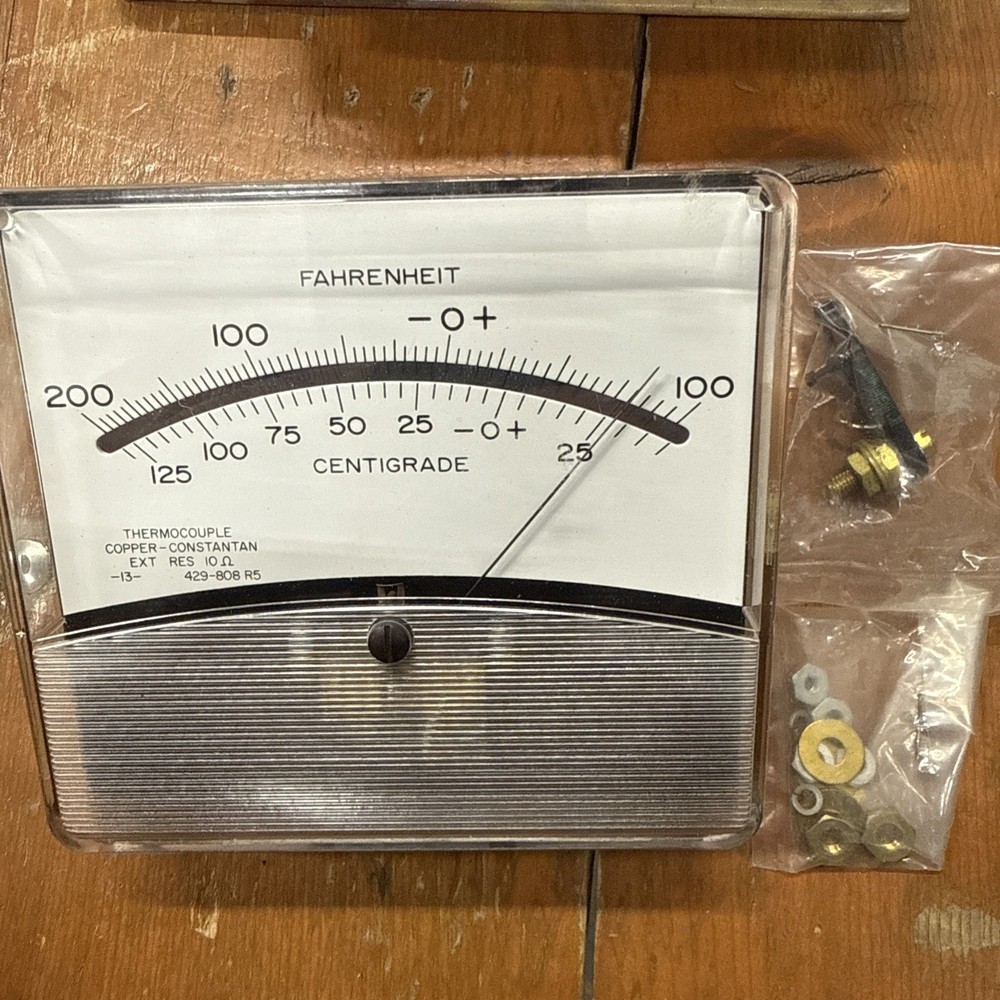 API #502 SHIELDED PANEL METER NOS Thermocouple  Meter Guage Fahrenheit/Centigrad