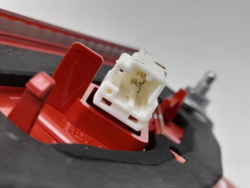 NISSAN JUKE High Level Stoplight 2010-2014