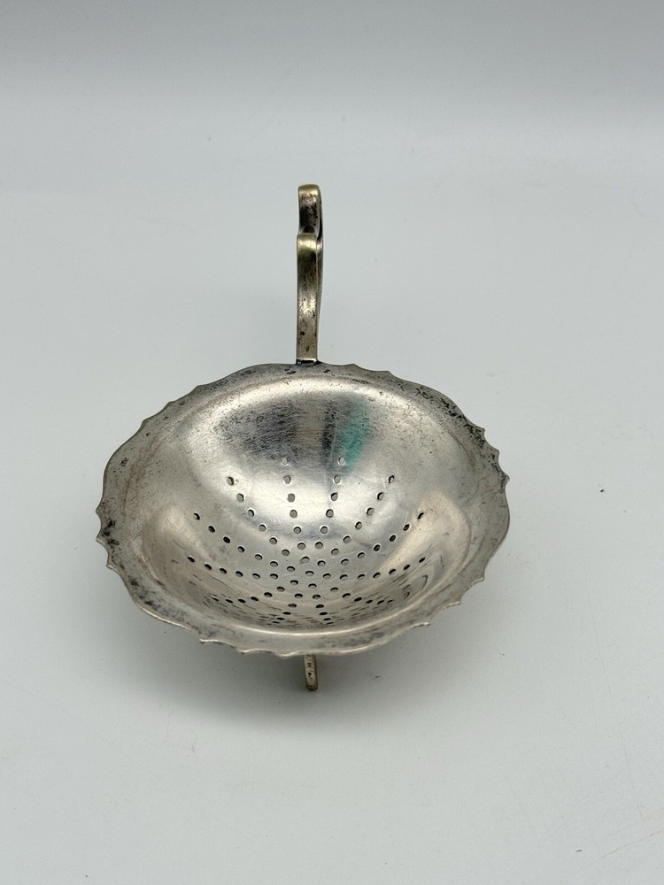 VINTAGE Tea Strainer Silverplate 3 Legged Handled ESTATE FIND