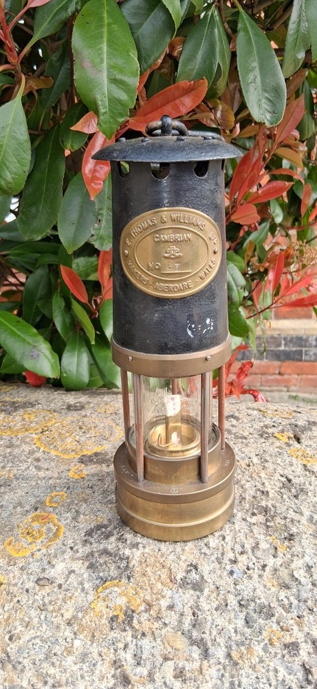 THOMAS & WILLIAMS CAMBRIAN MINER'S LAMP No. BT ~ TRACKED POST