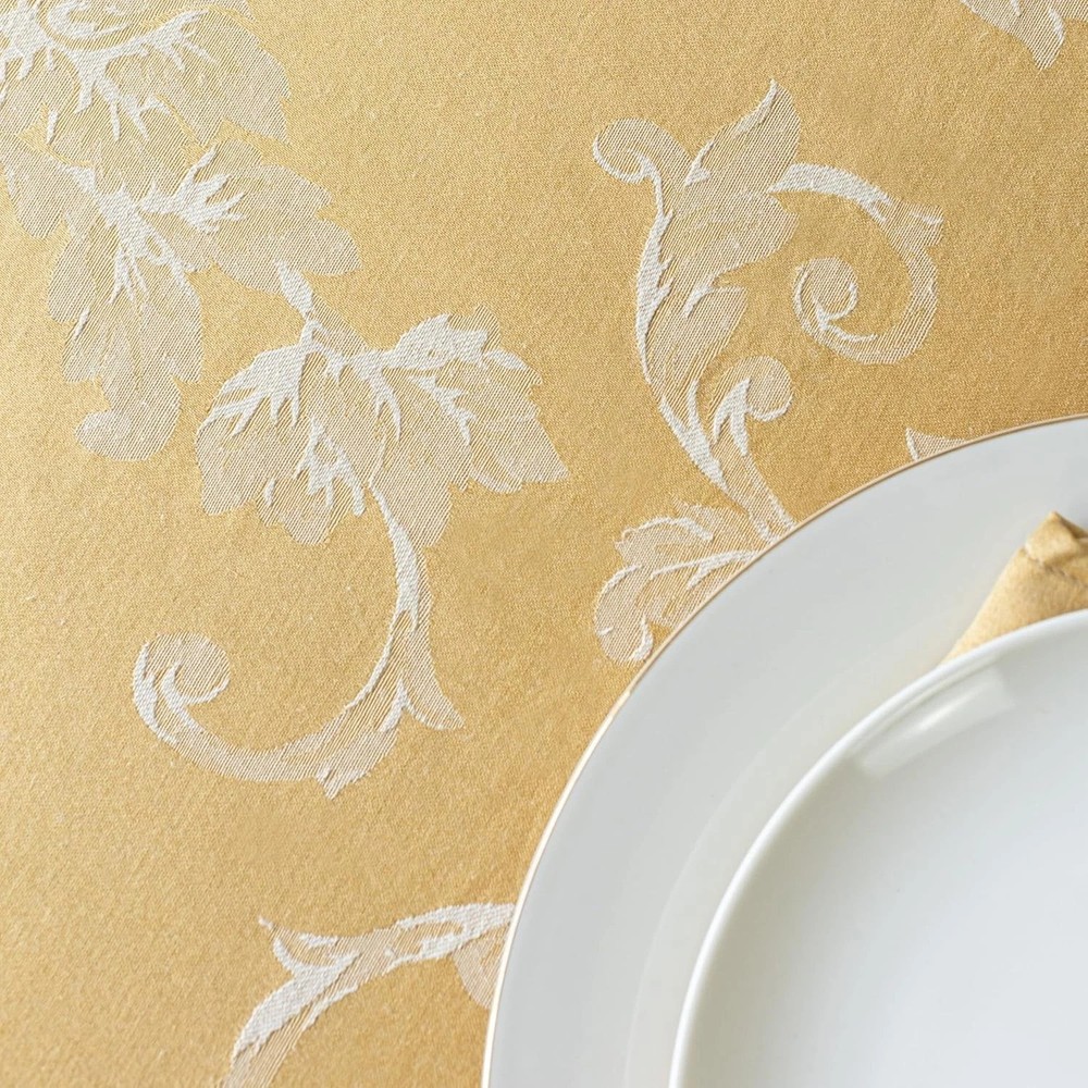 Luxury Damask Table Cloth - Ideal for Special Occasions