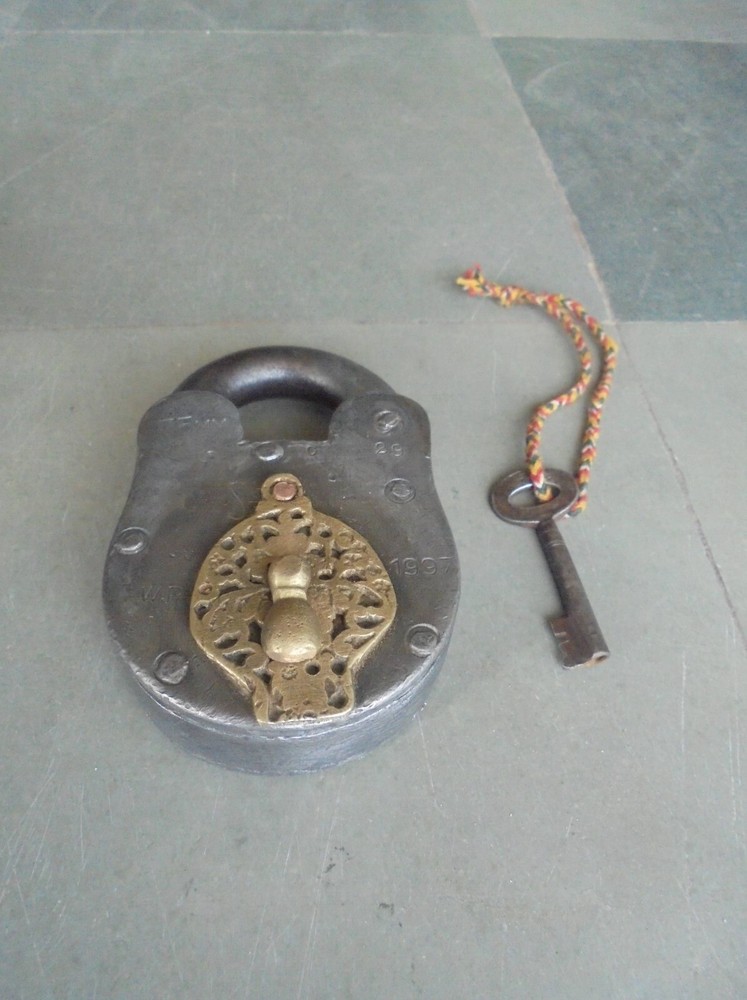 Vintage Iron Handcrafted Solid Heavy Fine Padlock