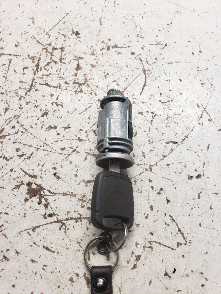 Ignition Switch Fits 2005-2007 LIBERTY OEM