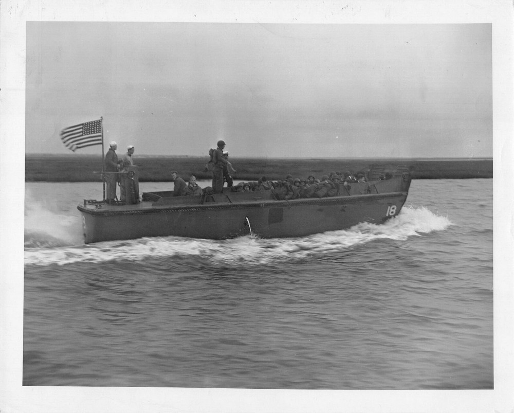 Official U.S. WW2 Photograph Training Training Troops at Camp Lookout For Ops.