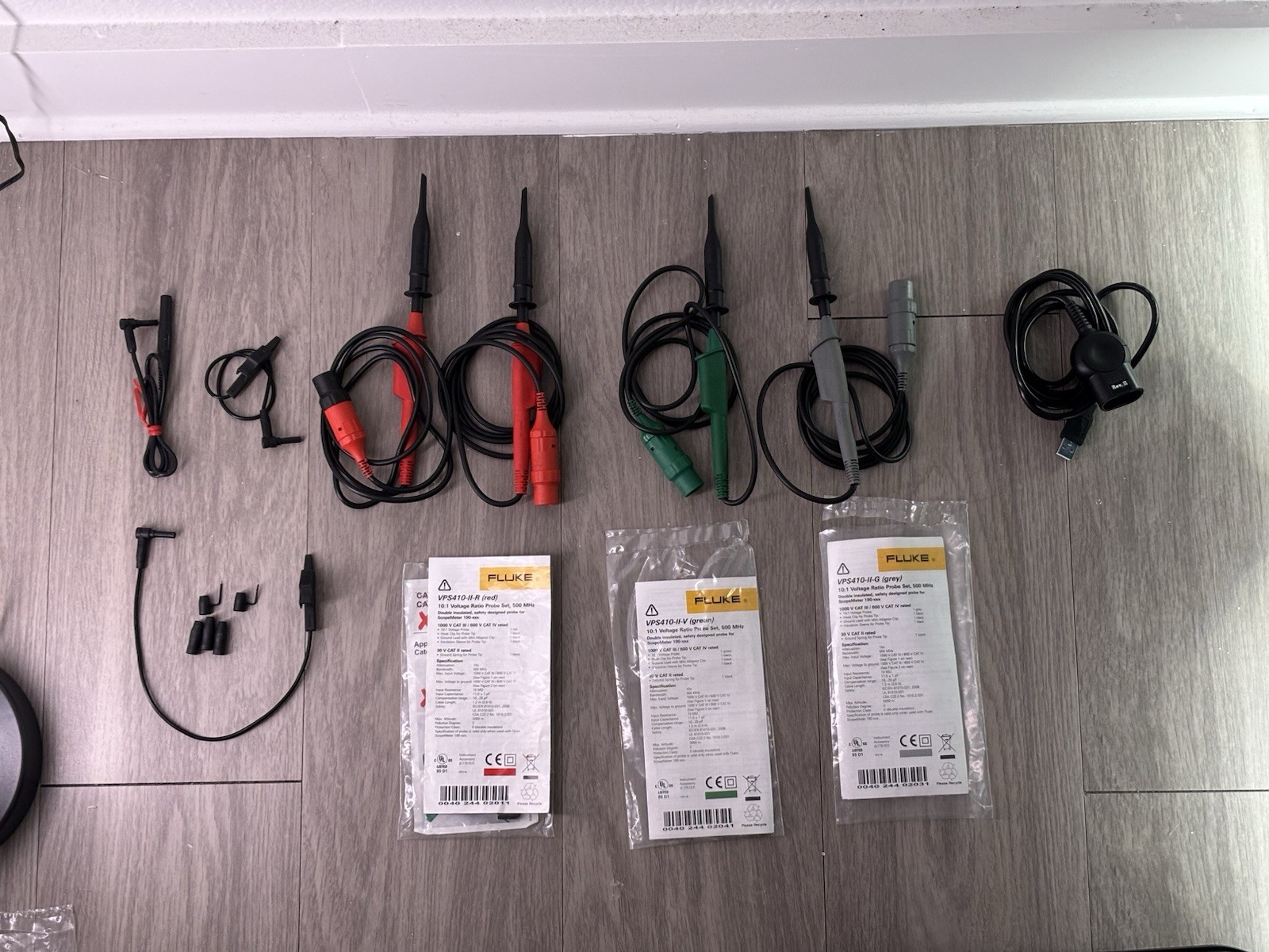 Fluke 190-204 Scopemeter 4CH 200MHz 2.5GS/s w/ Probes & Case