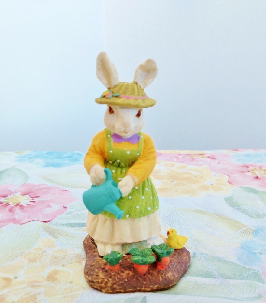 BUNNY FIGURINES GARDENING