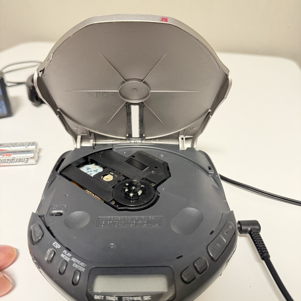 Sony Discman ESP Portable CD Player Complete D-E307CK