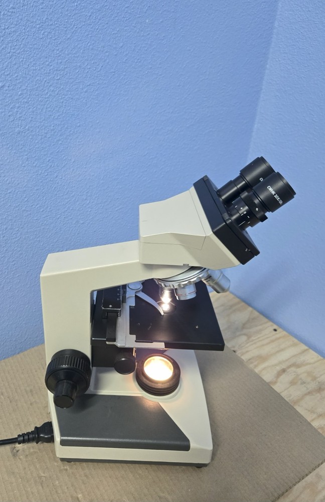 Olympus CH-2, CHT Microscope with objectives  4 X 10X 40X 100X   (005)