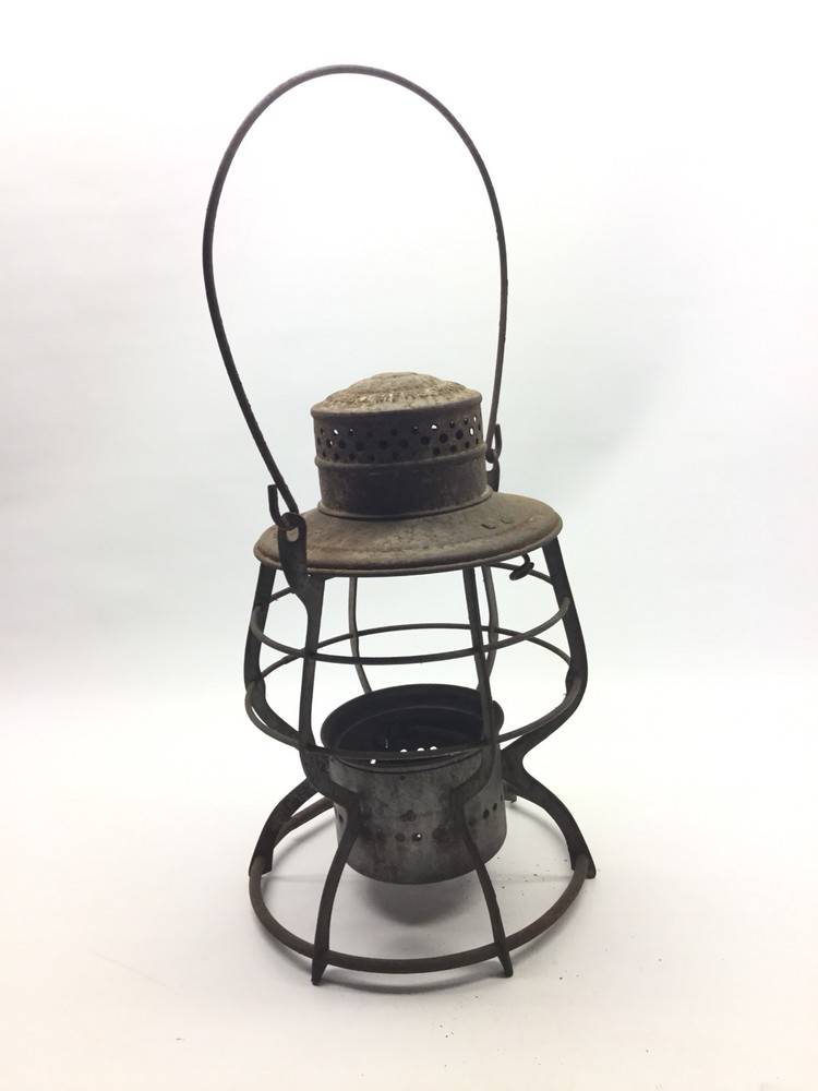Canadian Pacific Railway Railroad Lantern E.T. Wright Manufacturing