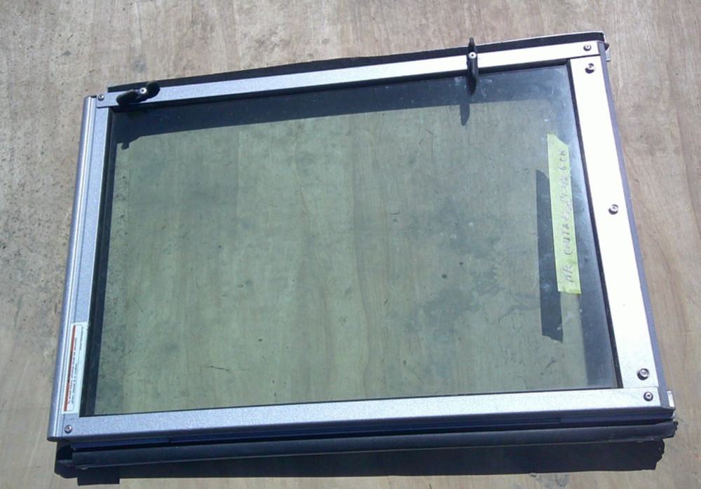 Mastercraft X14 Ski Boat Centre Walk Through Window Windshield.