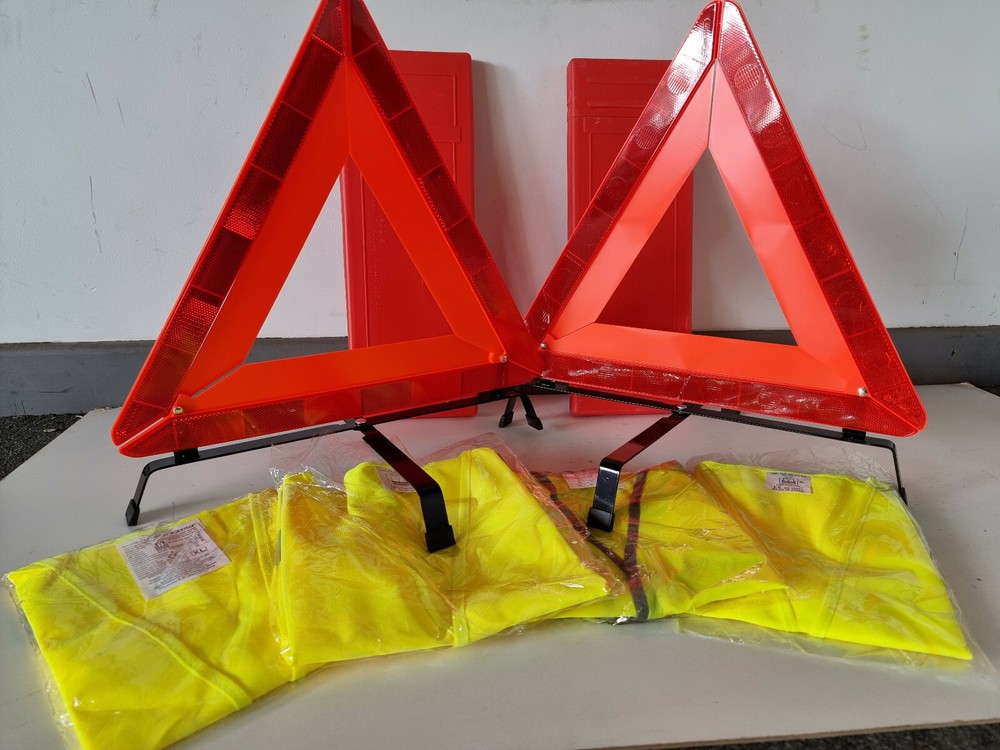 2 X Car Warning Triangle Large Reflective Breakdown Road Emergency & 4 Hi Vis
